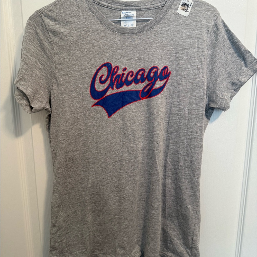Heather Gray Chicago Graphic Baseball Script T-Shirt - Women’s Size XS